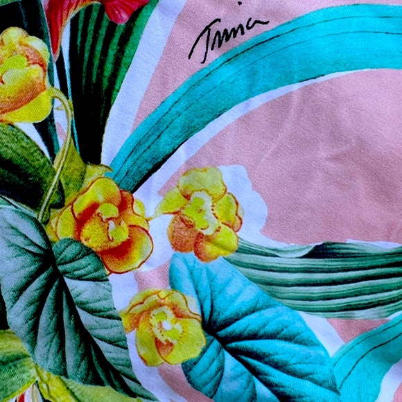 Like new Trina Turk fully lined swimsuit, built in shelf bra, vibrant colors - Picture 3 of 3